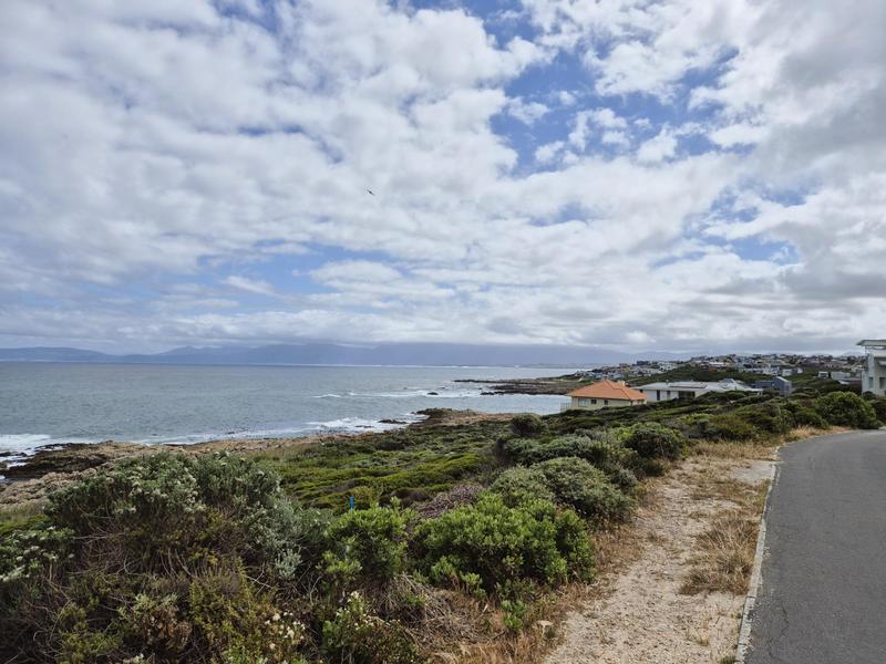 4 Bedroom Property for Sale in Perlemoenbaai Western Cape